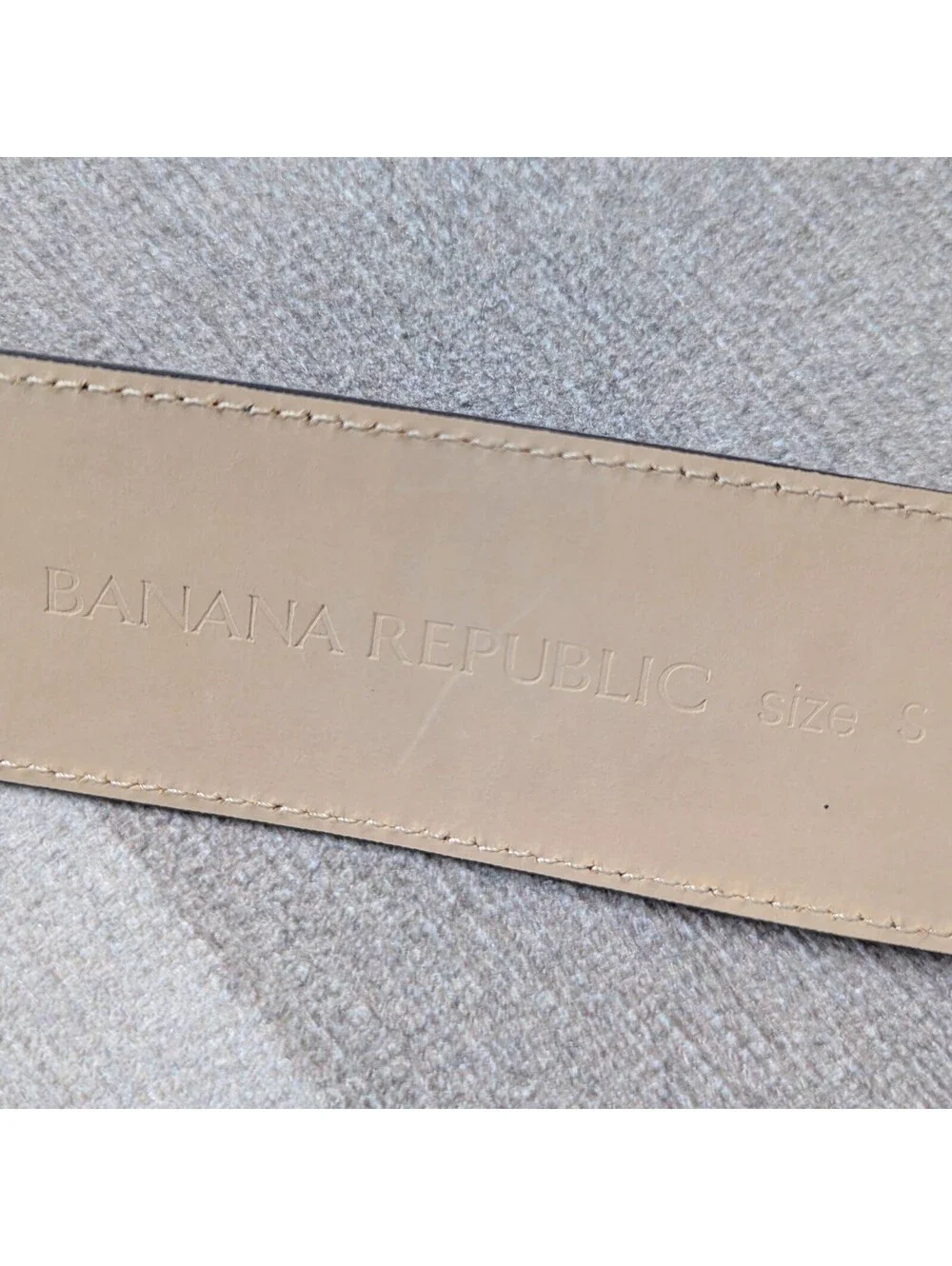Banana Republic wide leather belt w/ chrome buckle - Size S